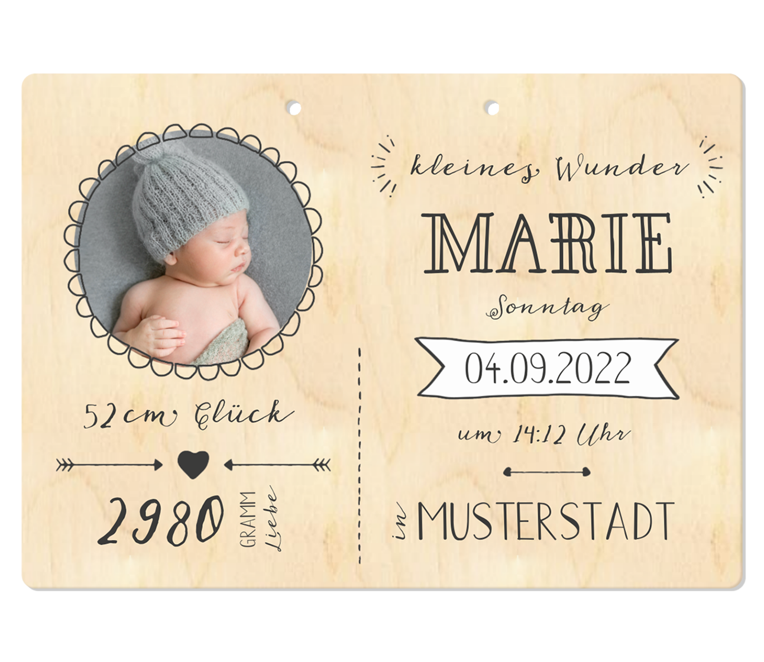 Geburtstafel aus Holz mit aufgedrucktem Babynamen, qualitativ hochwertigem Foto und den Geburtsdaten.